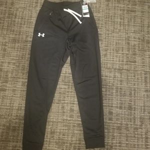 Under armour tapered pants size large
